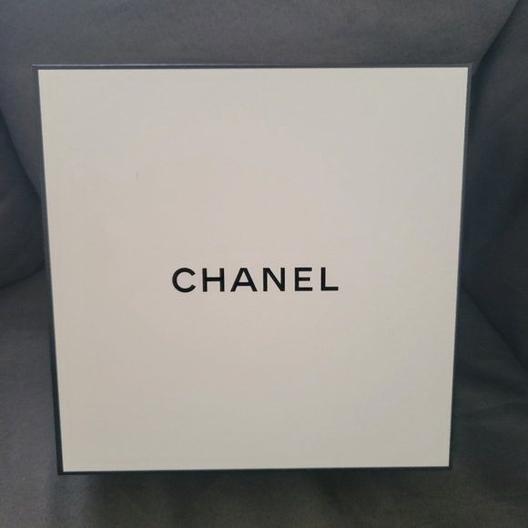 Chanel No 5 EDP 3.4oz Spray & Bath Soap Signature Box Gift Set NEW - Picture 4 of 8